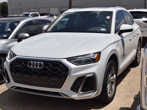 Used 2022 Audi Q5 2.0T Premium Plus w/ Premium Plus Package AWD/4WD image 2