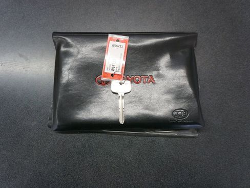 Used 2002 Toyota Tacoma PreRunner image 11