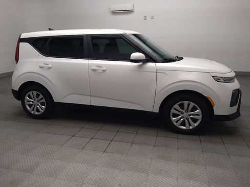 Used 2020 Kia Soul LX FWD image 11