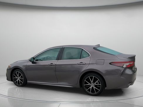 Used 2022 Toyota Camry SE w/ Carpet Mat Package (TMS) FWD image 20