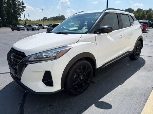 Used 2022 Nissan Kicks SR FWD image 6