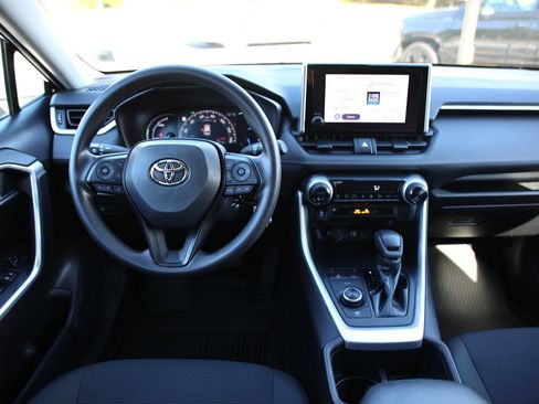 Used 2023 Toyota RAV4 LE image 15