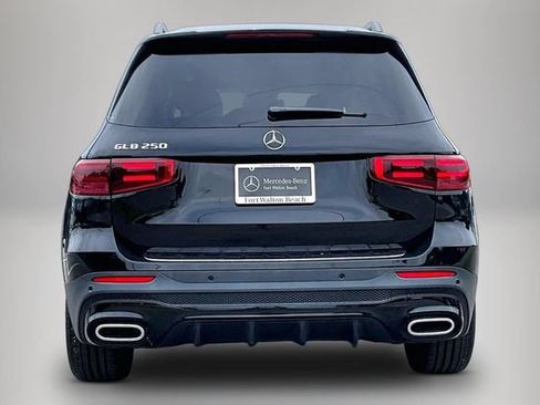 Used 2024 Mercedes-Benz GLB 250 image 6