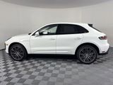 Used 2024 Porsche Macan w/ Premium Plus Package image 2