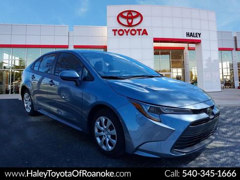 Certified 2025 Toyota Corolla LE image 1