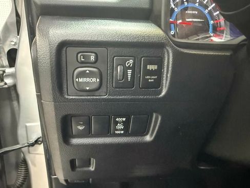 Used 2018 Toyota 4Runner SR5 Premium AWD/4WD image 19