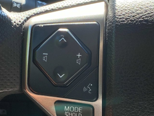 Used 2022 Toyota Tacoma SR5 w/ Technology Package RWD image 18