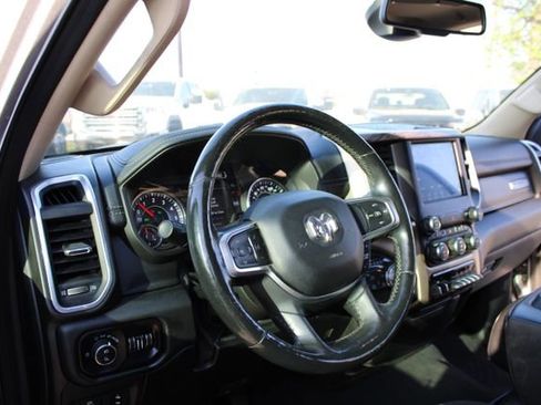 Used 2019 RAM 1500 Laramie AWD/4WD image 16