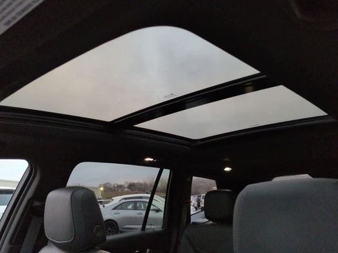 Certified 2025 Cadillac XT6 Premium Luxury image 19