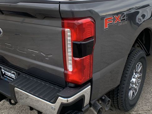 New 2026 Ford F250 Lariat w/ FX4 Off-Road Package image 45