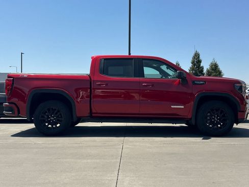 Used 2024 GMC Sierra 1500 Elevation w/ LPO, Elevation Black Package AWD/4WD image 9
