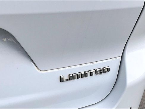 Used 2022 Jeep Grand Cherokee L Limited image 8