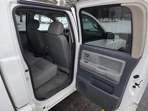 Used 2005 Dodge Dakota SLT image 30