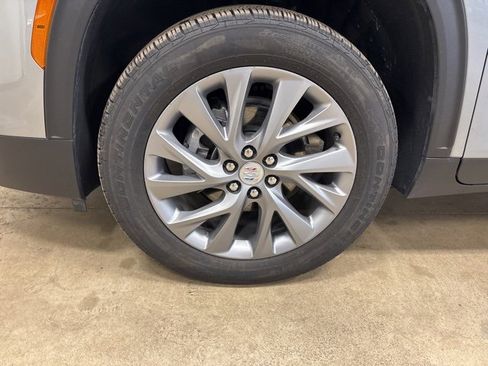 Used 2025 Buick Enclave Preferred image 11