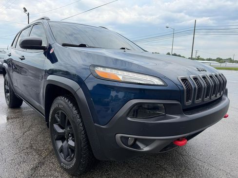 Used 2018 Jeep Cherokee Trailhawk w/ Quick Order Package 27L AWD/4WD image 8