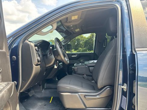 Used 2022 Chevrolet Silverado 2500 Custom w/ Custom Convenience Package AWD/4WD image 19