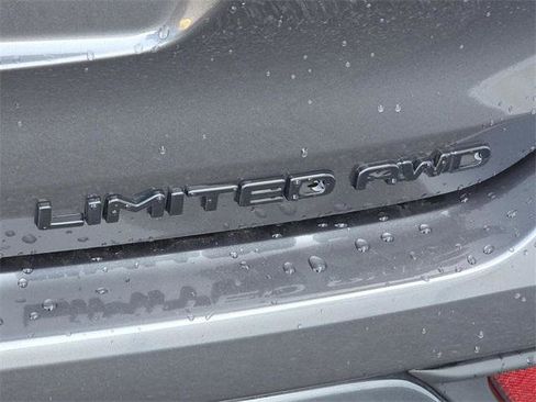 Certified 2025 Toyota Highlander Limited image 37
