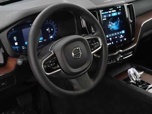 Used 2023 Volvo XC60 B6 Ultimate w/ Climate Package image 20