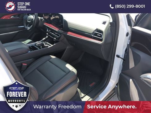 Used 2025 Chevrolet Traverse Z71 w/ Driver Confidence Package AWD/4WD image 39