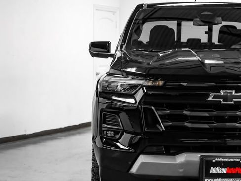 Used 2026 Chevrolet Colorado Z71 w/ Technology Package AWD/4WD image 42