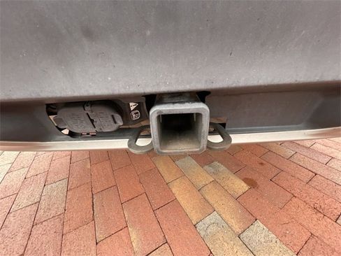 Used 2021 Ford Explorer XLT w/ Equipment Group 202A image 18