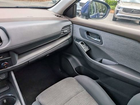Used 2023 Nissan Rogue SV FWD image 16