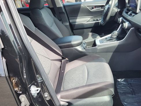 Certified 2025 Toyota RAV4 XLE image 31