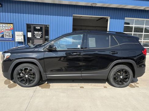 Used 2019 GMC Terrain SLE w/ Black Edition AWD/4WD image 1