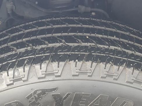 Used 2024 Chevrolet Colorado W/T image 13