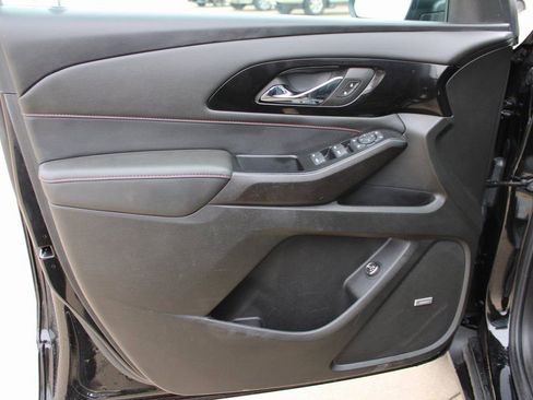 Used 2023 Chevrolet Traverse RS image 45