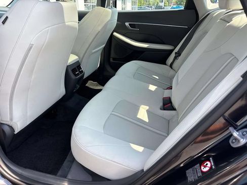 Certified 2023 Hyundai Sonata SEL w/ Convenience Package FWD image 11