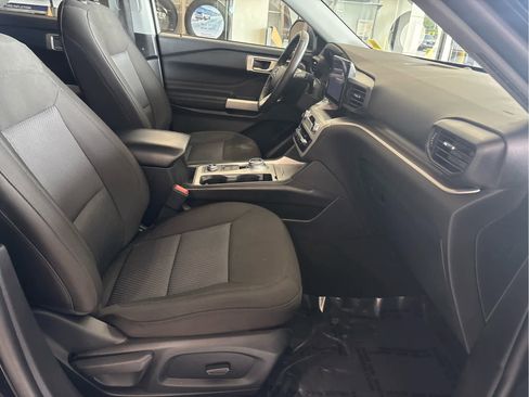 Used 2022 Ford Explorer XLT AWD/4WD image 39