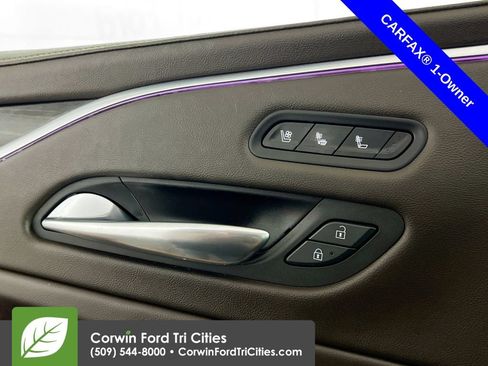 Used 2022 Cadillac Escalade ESV Premium Luxury AWD/4WD image 32