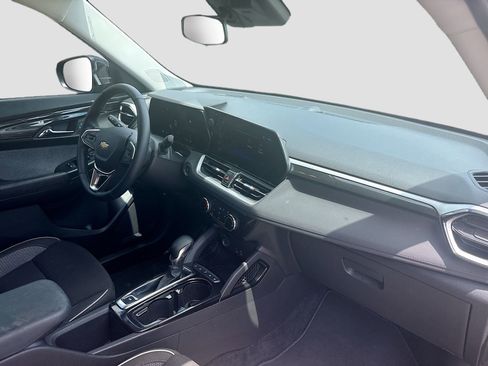 Used 2024 Chevrolet TrailBlazer LT w/ LT Cold Weather Package image 27