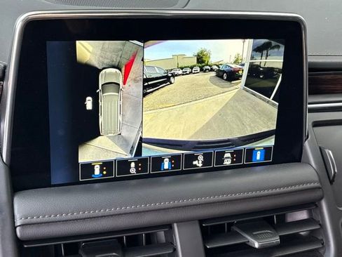 Used 2023 Chevrolet Suburban High Country image 29