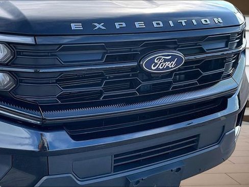 Used 2025 Ford Expedition Active AWD/4WD image 28
