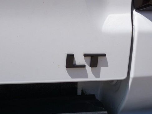 Used 2024 Chevrolet Colorado LT w/ LT Convenience Package III AWD/4WD image 23