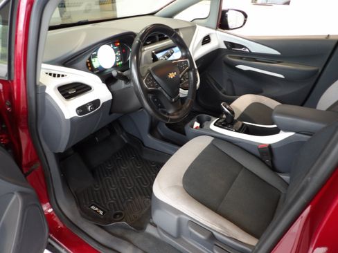 Used 2020 Chevrolet Bolt LT FWD image 9