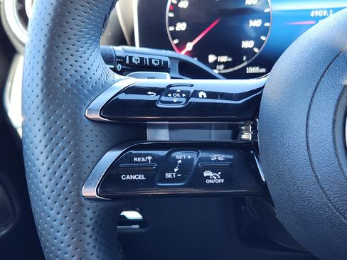 Used 2024 Mercedes-Benz GLC 300 4MATIC image 28