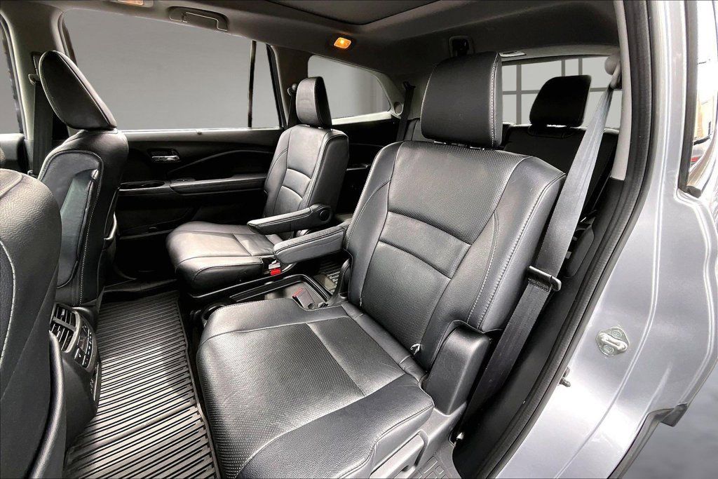 Used 2017 Honda Pilot Elite image 26