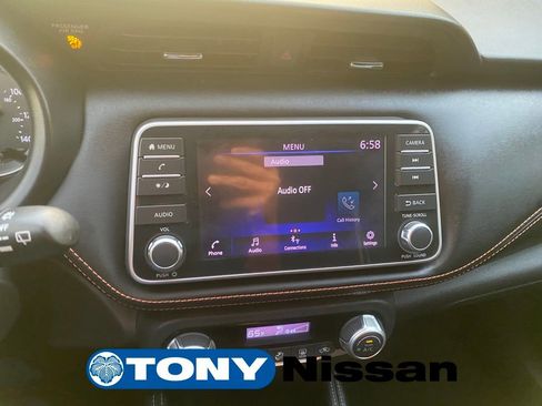 Used 2018 Nissan Kicks SR image 34