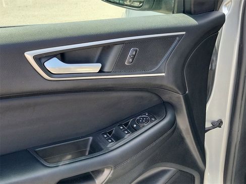 Used 2022 Ford Edge SEL w/ Convenience Package image 15