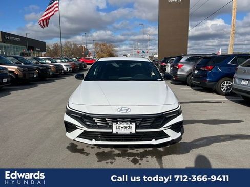 New 2025 Hyundai Elantra Sport image 2