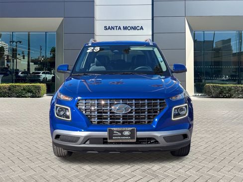 Used 2023 Hyundai Venue Limited image 2