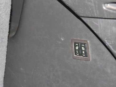 Used 2022 Buick Enclave Premium image 32