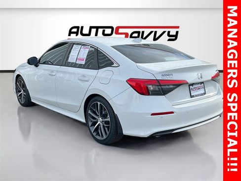 Used 2024 Honda Civic Touring image 5