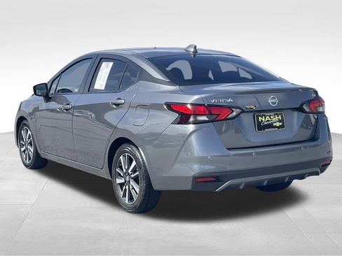 Used 2022 Nissan Versa SV FWD image 5