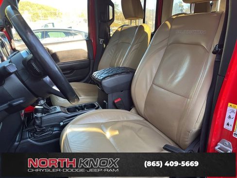 Used 2018 Jeep Wrangler Unlimited Rubicon w/ Dual Top Group image 7