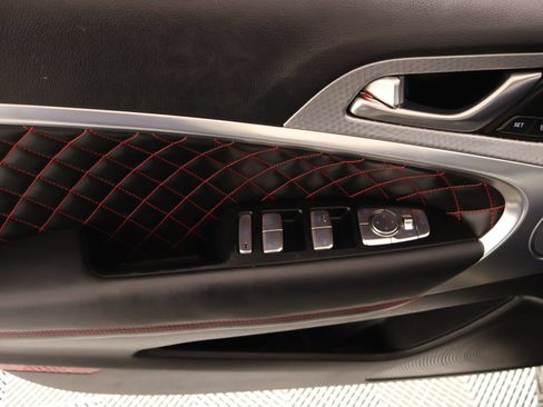 Used 2022 Genesis G70 3.3T RWD image 15