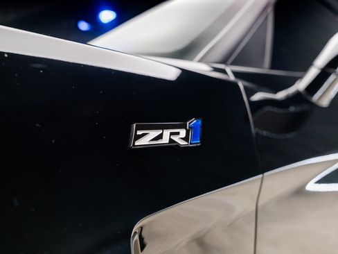 Used 2009 Chevrolet Corvette ZR1 w/ Preferred Equipment Group RWD image 25